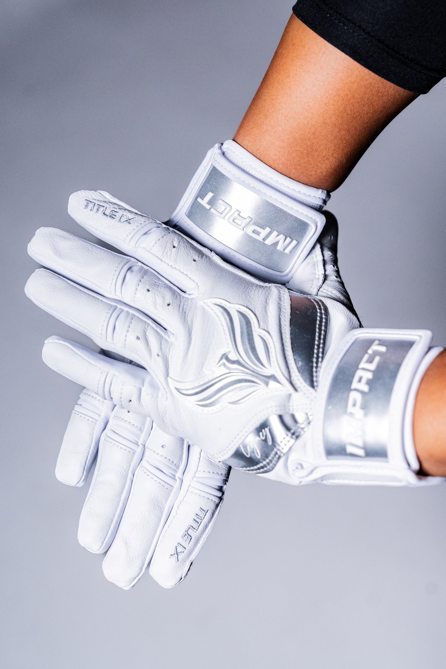 Legacy Series – Short Cuff (White/Silver)